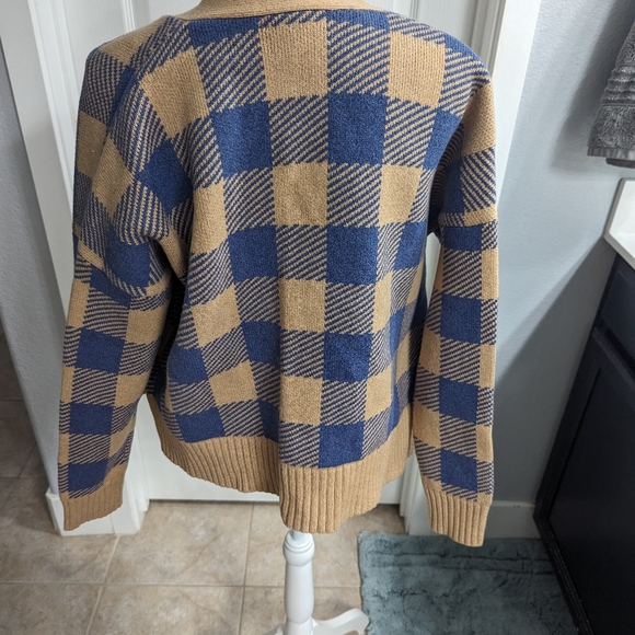 Cardigan - Picture 2 of 3